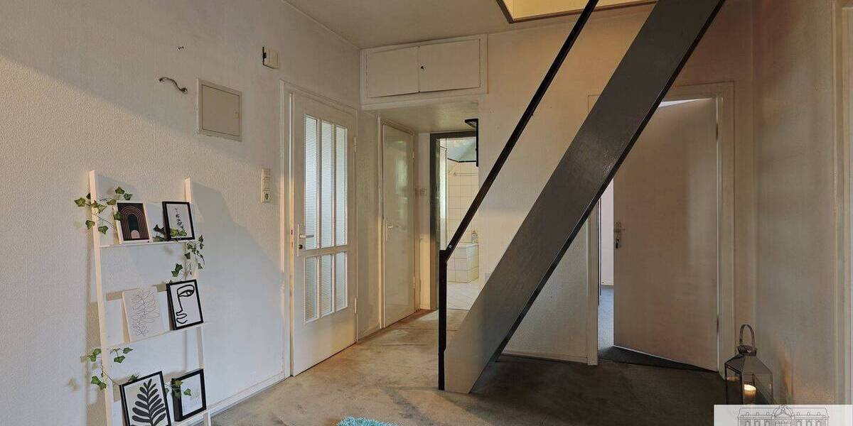 Ein-bis Zweifamilienhaus im Hildener Norden: Großzügiges Wohnen mit vielfältigen Nutzungsmöglichkeiten 8 zimmer