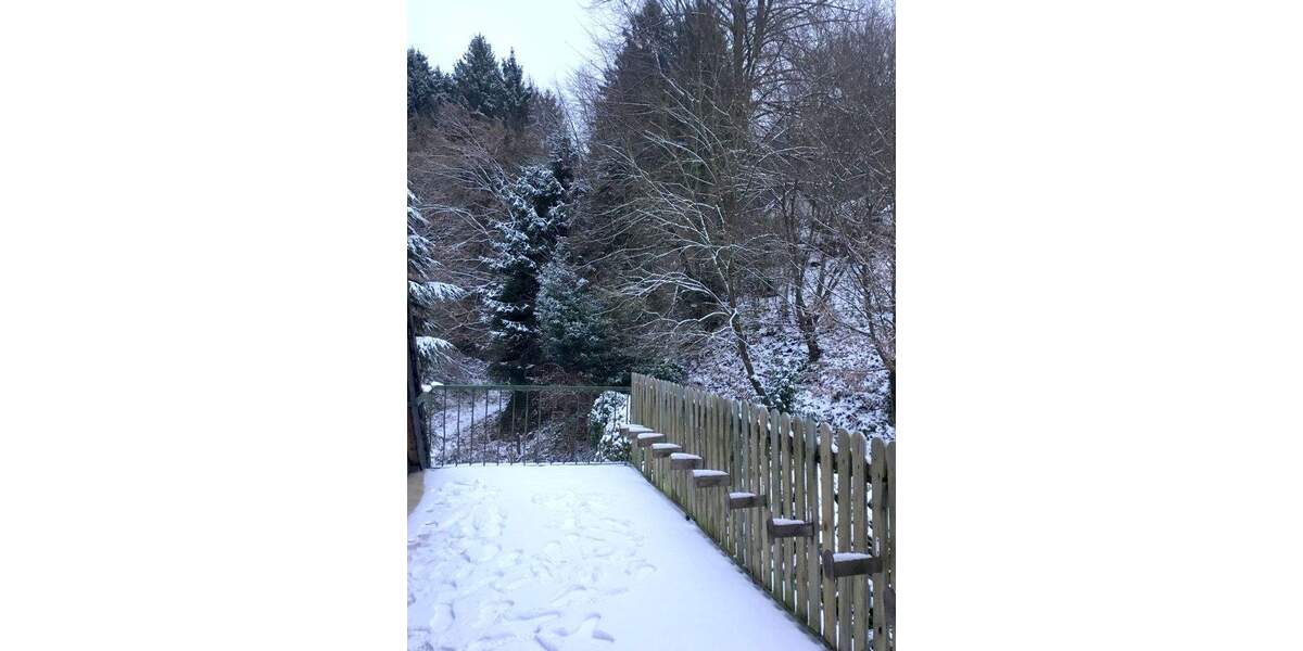 +++ schöne 3 Zimmer Dachgeschosswohnung, mit schönem Blick und direkt an der Natur und Wald +++ 3 zimmer