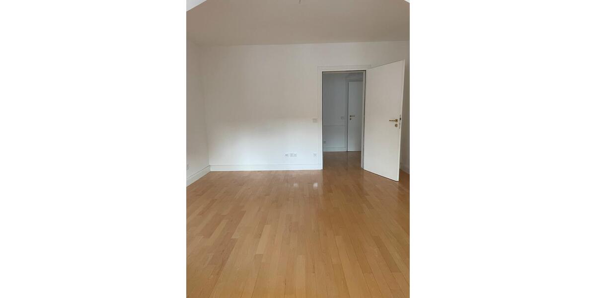 Wunderschöne helle Wohnung mit traumhafter Dachterrasse 3 zimmer