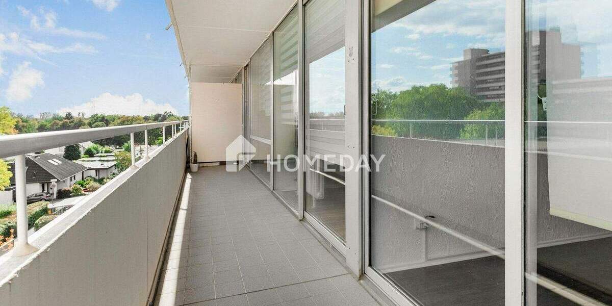 Großzügige 4-Zimmer-Wohnung mit 100 m² Wohnfläche, Loggia und EBK 4 zimmer