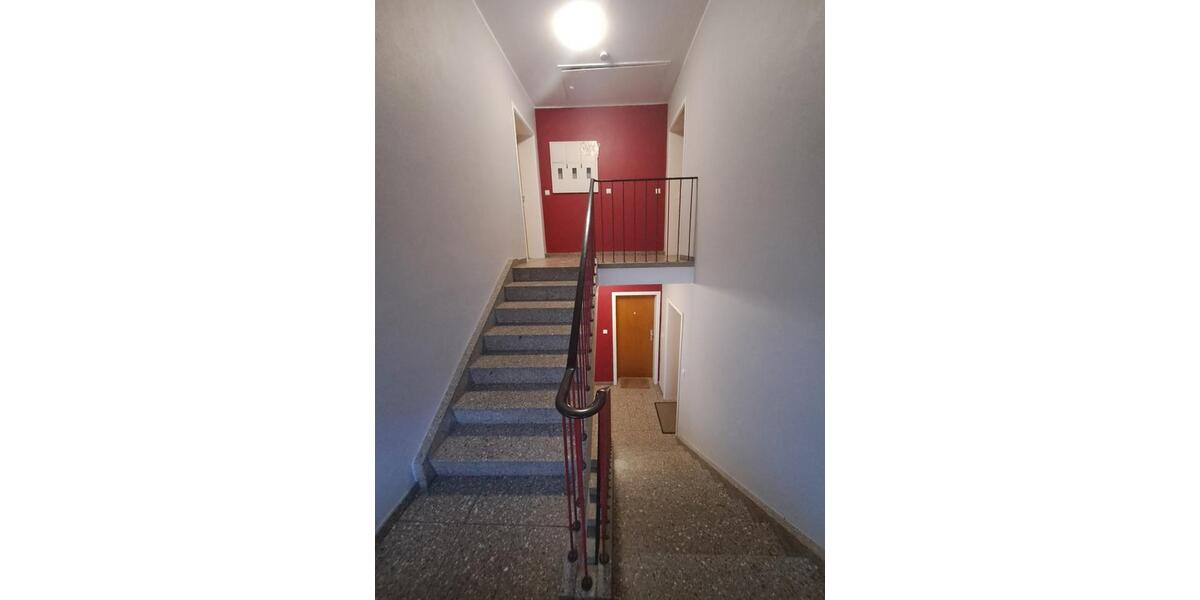 3-Zimmer-DG-Wohnung - Erstbezug nach Sanierung - Nähe Klinikum 3 zimmer