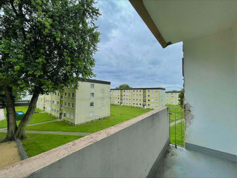 Gut geschnittene 3-Zi.-Wohnung mit Balkon! zimmer