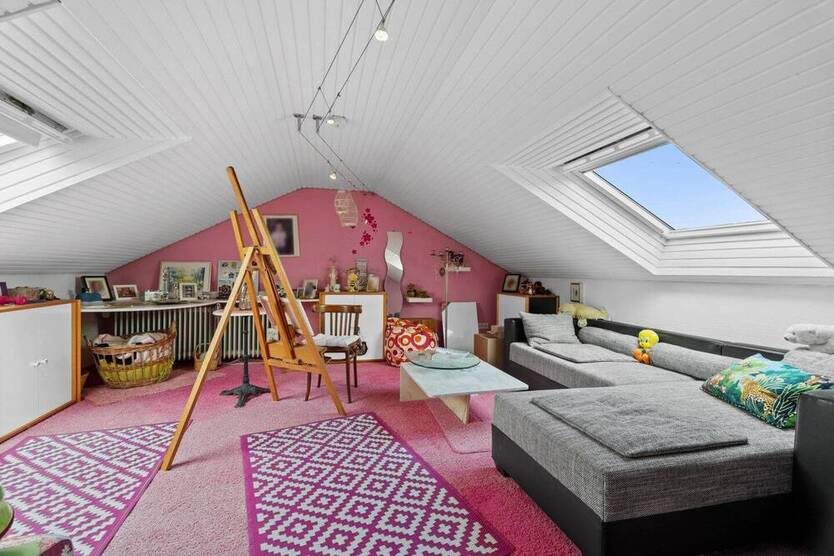 Saniert in 2001 plus Solartechnik: 5-Zi.-Reihenendhaus, großer Anbau, Garage, Stellplatz 5 zimmer