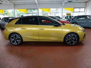 Opel Astra Ultimate Matrix LED 18´´´´ Spurhalteass. Luf 42.521 km 21.740 &euro; HAAN 42781