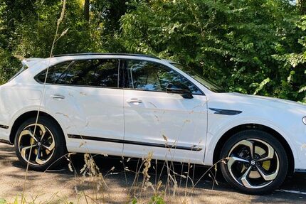Bentley Bentayga 15.600 km 219.900 € Köln 50858