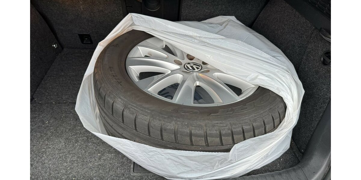 VW Tiguan 2.0TSI DSG 4-Motion Xenon AHK SR+WR 1.Hd 109.500 km 11.900 &euro; Erftstadt 50374