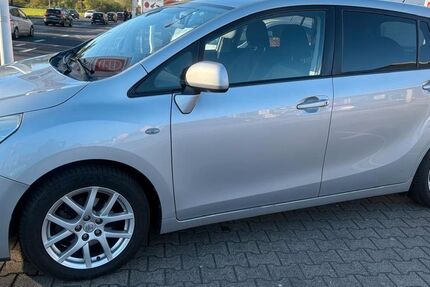 Toyota Verso 187.000 km 5.150 &euro; Bergisch Gladbach 51469