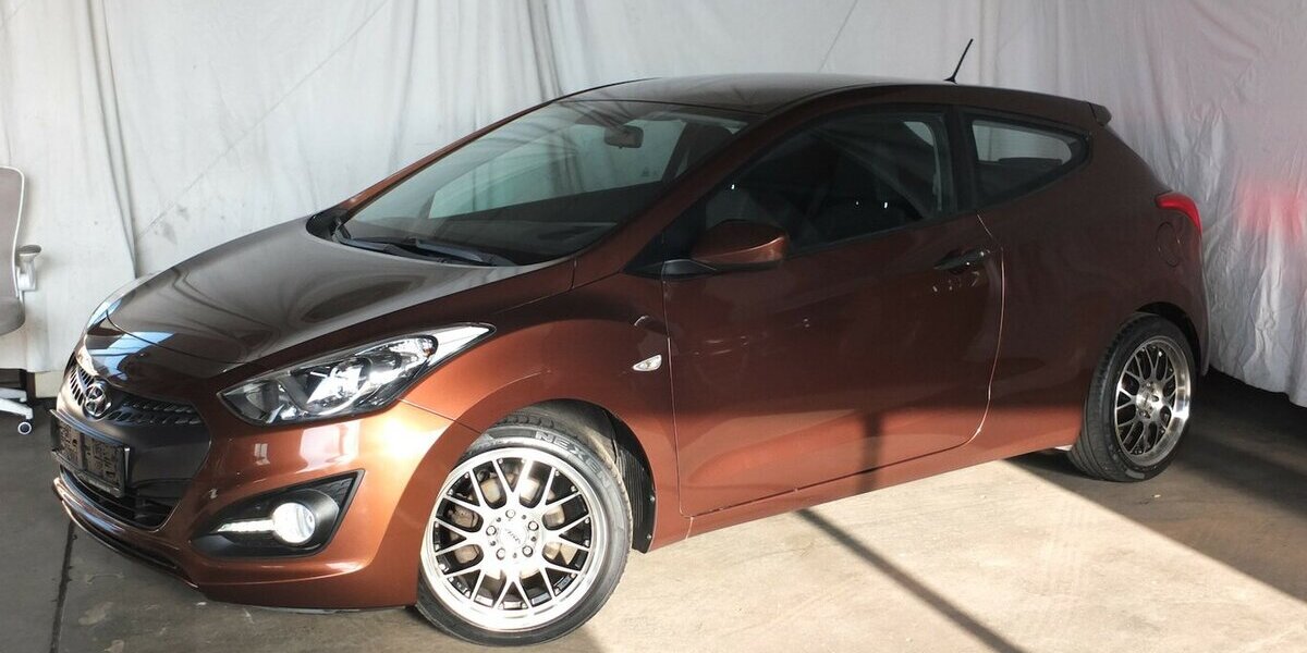 Hyundai i30 KLIMAAUTOMATIK SPORT LMF/BREITREIFEN 117.877 km 7.500 &euro; Köln 50858