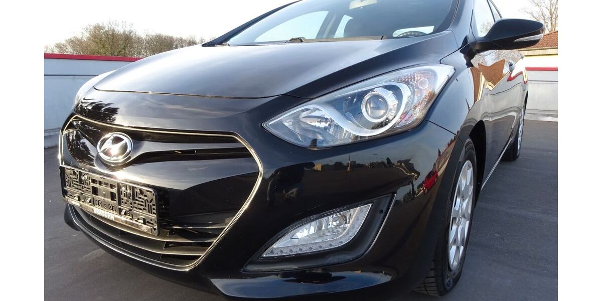 Hyundai i30 103.000 km 6.990 &euro; Solingen 42719