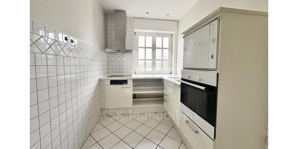 Charmante Maisonette-Wohnung mit Einbauküche in Bergheim-Mitte. 2 zimmer