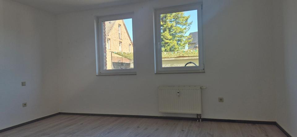 Erdgeschoßwohnung Bergheim Ahe - 2 Zimmer, 60 m&sup2;, 310&euro; | Angebot:26266803