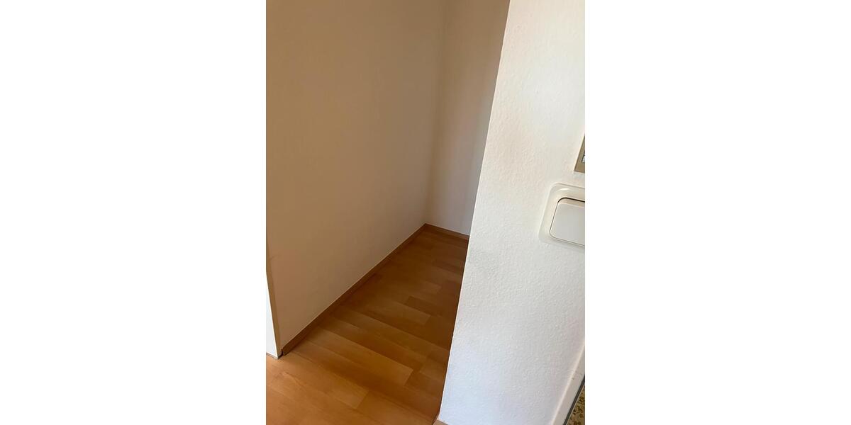 Dachgeschoßwohnung Köln Porz - 1 Zimmer, 37 m&sup2;, 450&euro; | Angebot:26612544
