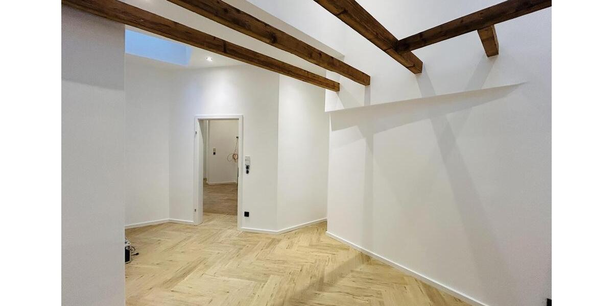 Kernsanierte, teilmöblierte 4-Zimmer-WG in zentraler, gut angebundener Lage in Köln-Ehrenfeld! 4 zimmer