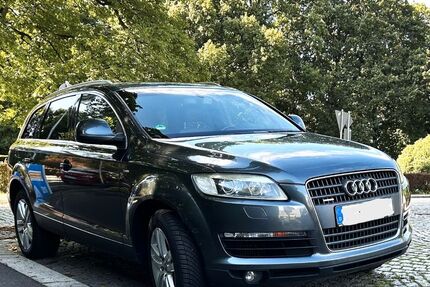 Audi Q7 210.000 km 8.200 &euro; Köln 51145