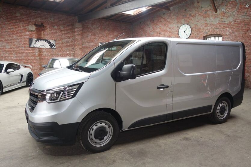 Renault Trafic 35.519 km 28.480 € Hilden 40721