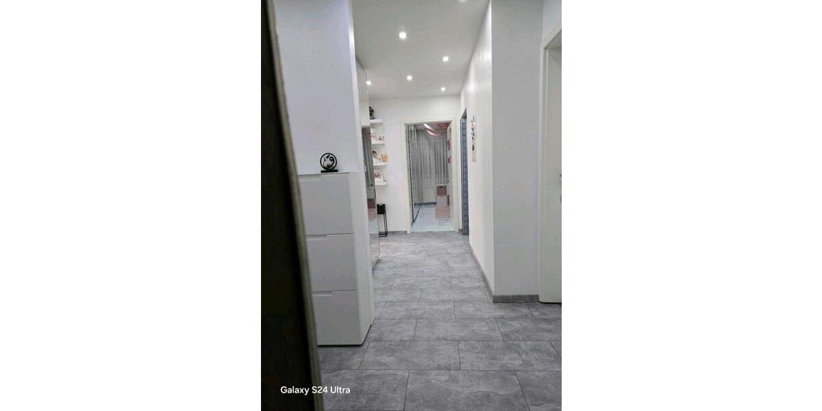 Wohnung zu verkaufen gute Lage in alt Hackenbroich 3 zimmer