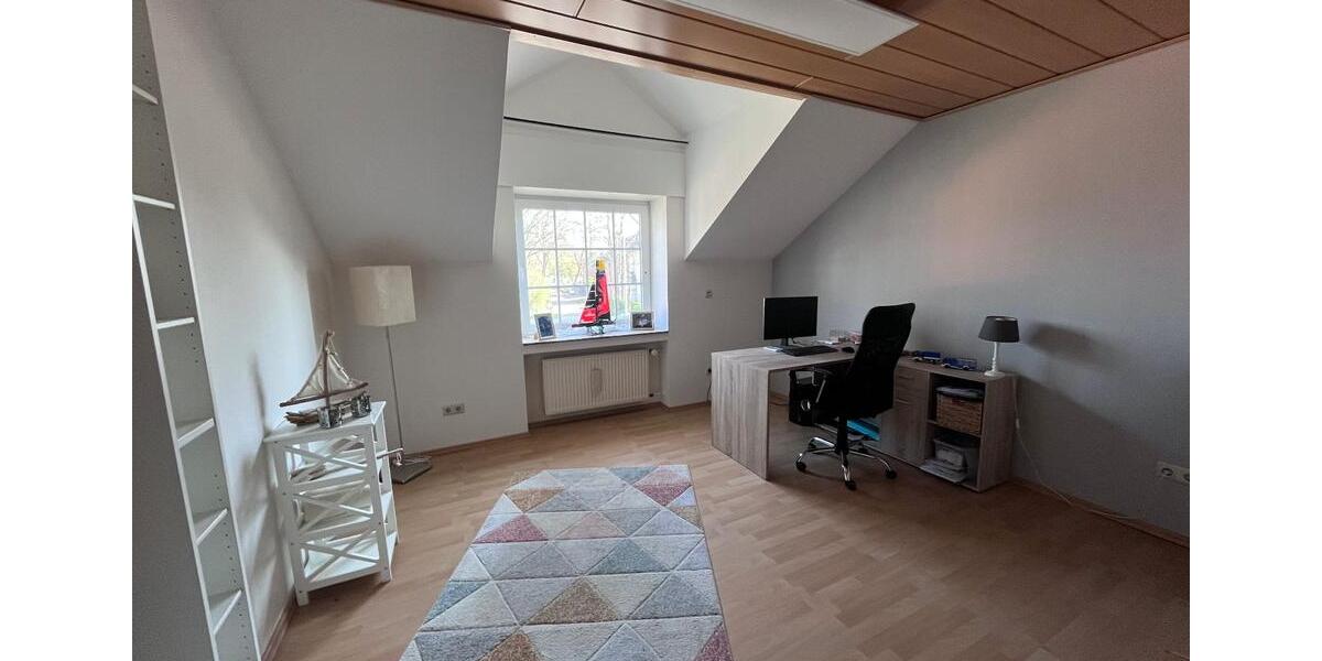 Einfamilienhaus Bergheim - 4 Zimmer, 167 m&sup2;, 2.080&euro; | Angebot:25899926