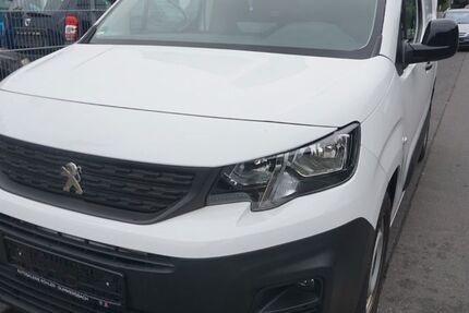 Peugeot Partner 26.000 km 12.499 € Köln 51143