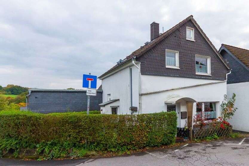 Haus zum Kaufen in Solingen 194.000 € 98 m² 4 zimmer