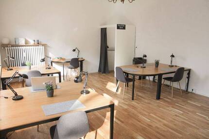 Schönes und stilvoll möbliertes Büro mit Teeküche in Sülz - All-in-Miete