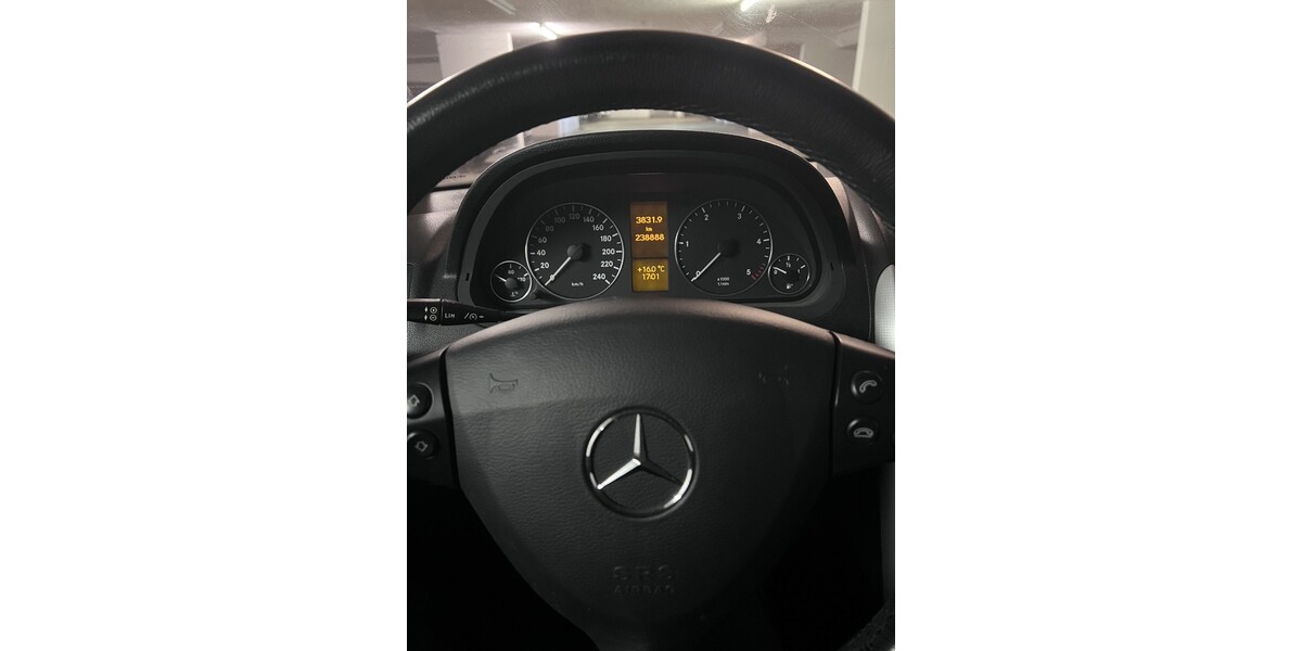 Mercedes-Benz A-Klasse 238.888 km 2.299 &euro; Düsseldorf 40213