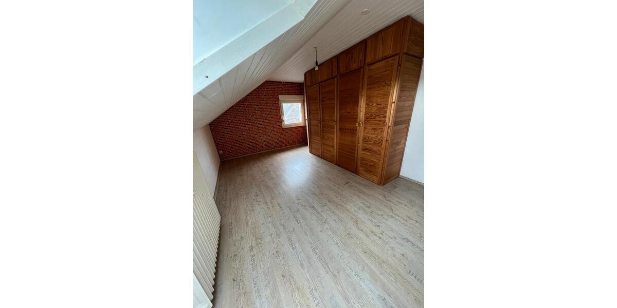 Helle 2-Zimmer-Dachgeschosswohnung in Solingen-Höhscheid 2 zimmer