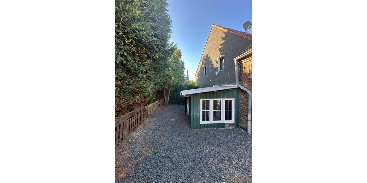 HOFSTELLE BAUERNHAUS 155 QM WOHNFLÄCHE MIT SCHEUNE 92 QM 6 zimmer