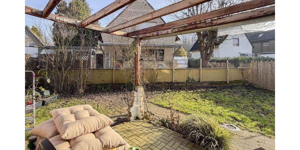 Gemütliches Einfamilienhaus in Bergheim-Hüchelhoven mit großem Potenzial und sonnigem Garten 4 zimmer