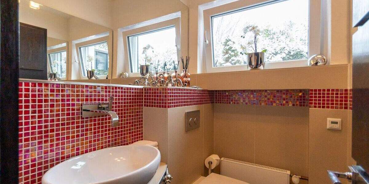 Luxuriöses Einfamilienhaus mit außergewöhnlichem Raumkonzept in Bestlage von Neuss-Selikum 9 zimmer