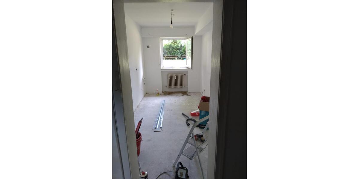 Charmante, helle, sanierte Souterrain-Wohnung 1 zimmer