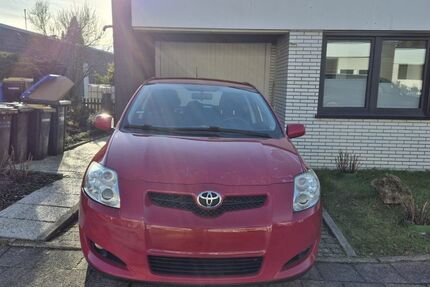 Toyota Auris 134.000 km 5.100 &euro; Haan 42781