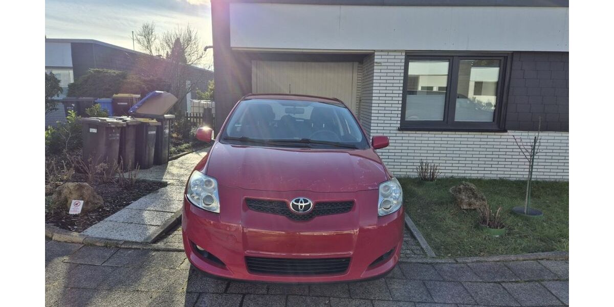 Toyota Auris 134.000 km 5.100 &euro; Haan 42781
