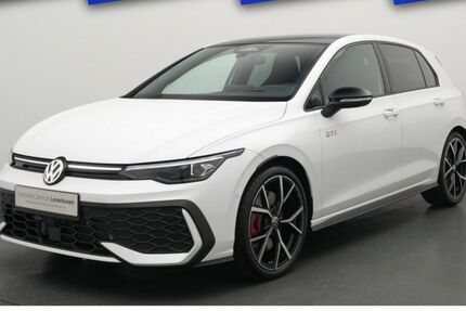 VW Golf 1.995 km 49.980 &euro; Leverkusen 51379