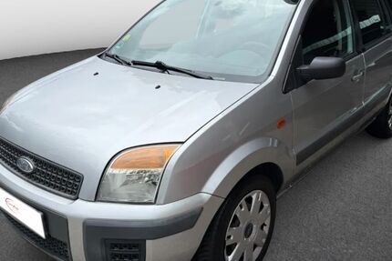 Ford Fusion 223.300 km 1.950 € Hürth 50354