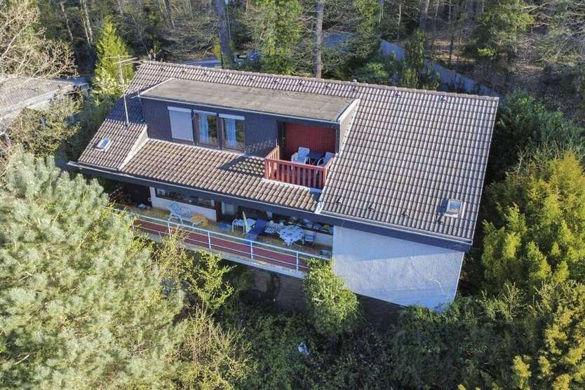 Haus zum Kaufen in Rösrath 790.000 € 299.1 m²