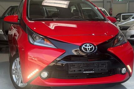 Toyota Aygo (X) 17.796 km 7.900 &euro; Rommerskirchen 41569