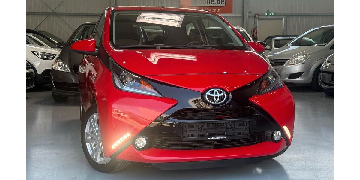 Toyota Aygo (X) 17.796 km 7.900 &euro; Rommerskirchen 41569