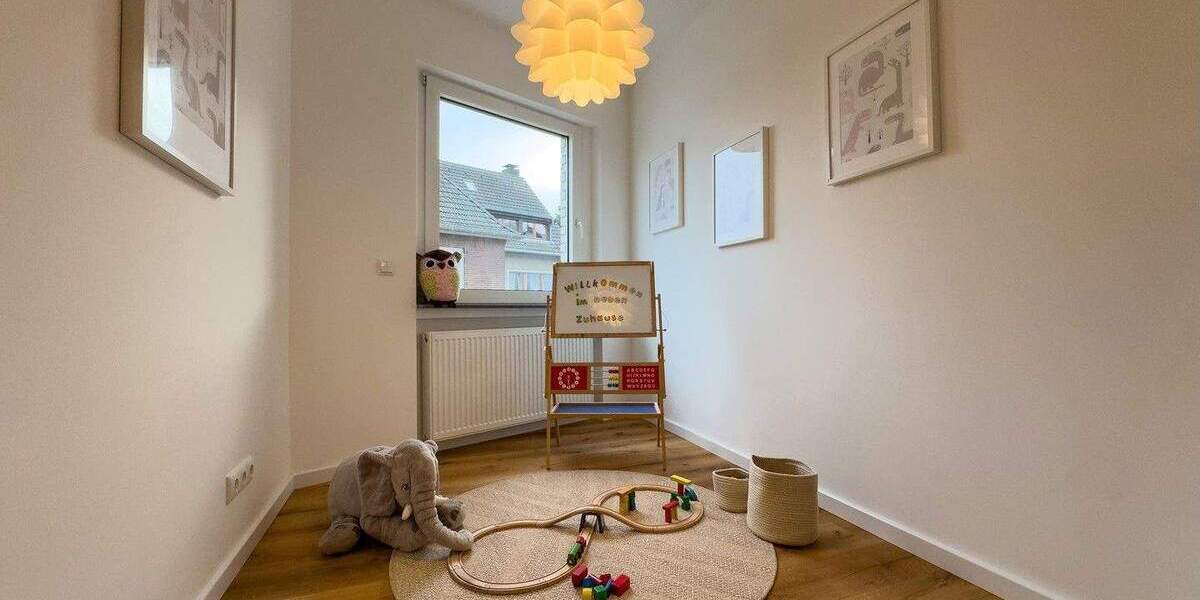 *TOP* modernisierte 4- Zimmer- Wohnung mit Garten und Doppelgarage 4 zimmer