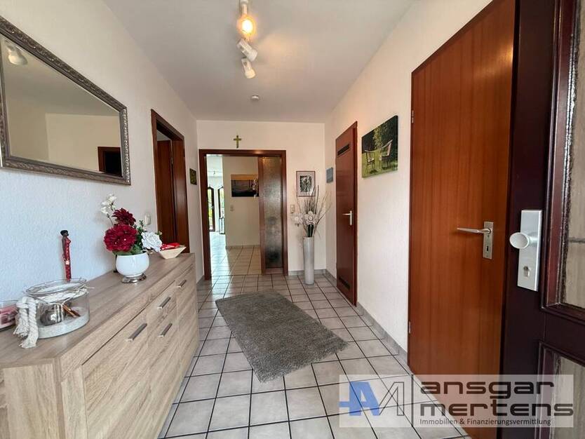 (M)EIN Familiendomizil in Neuss-Vogelsang Raumwunder auf 4 Ebenen mit Garten & Garage 6 zimmer