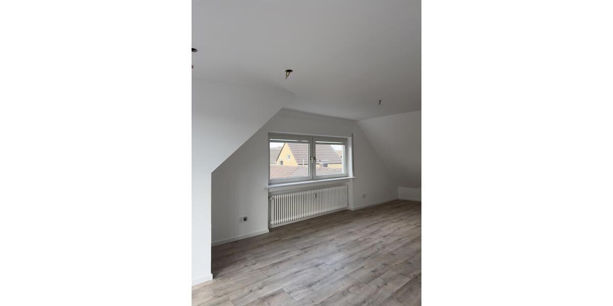 2-Zimmer Dachgeschoßwohnung mit Balkon in Niederkassel-Mondorf 2 zimmer