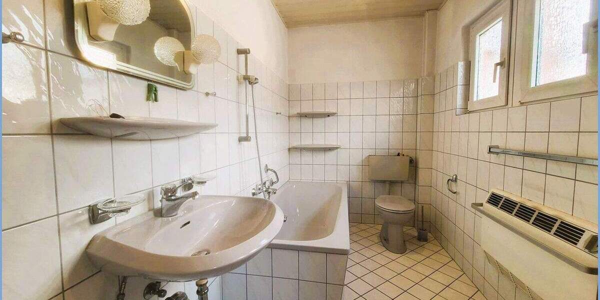 Modernisierungsbedürftiges Ein- bis Zweifamilienhaus auf parkähnlichem Grundstück in Frechen-Bachem 7 zimmer