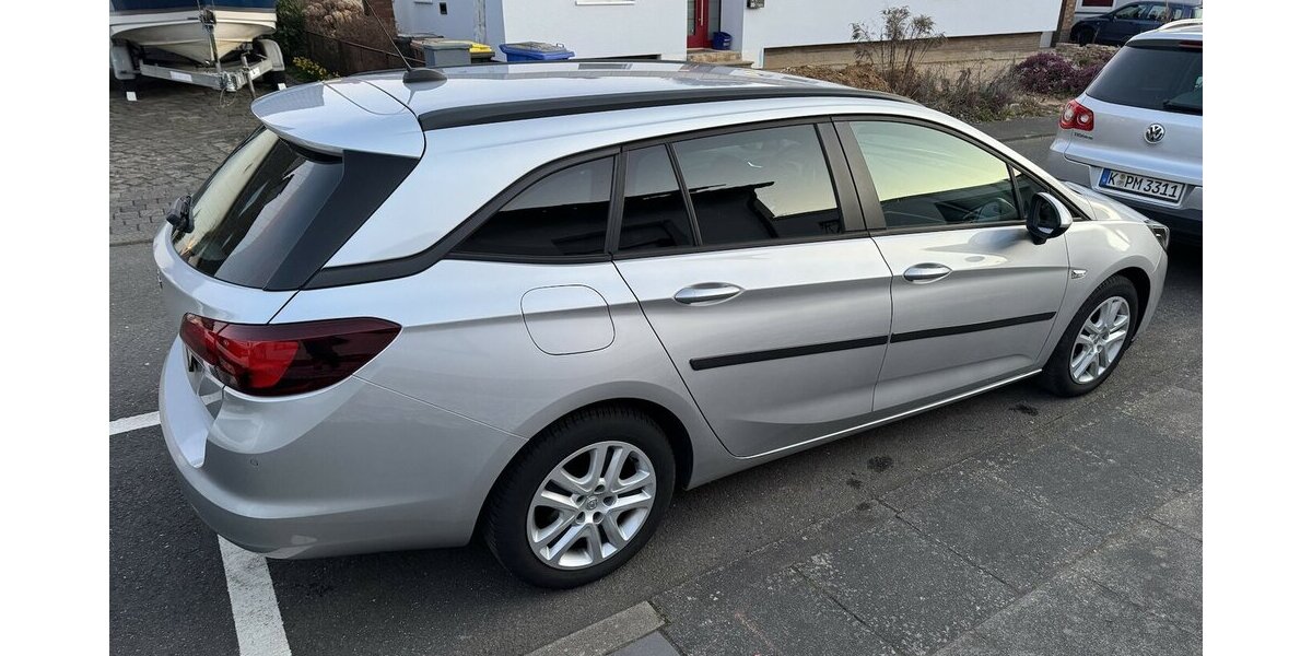 Opel Astra Klima Navi Temp CarPlay 1.Hd 37.000 km !!! 37.000 km 12.750 &euro; Erftstadt 50374