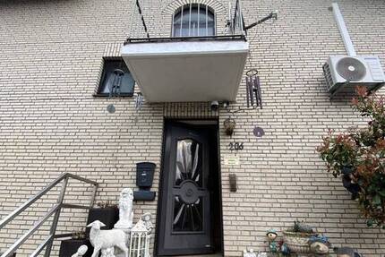 ***Schönes und geräumiges Einfamilienhaus*** 6 zimmer