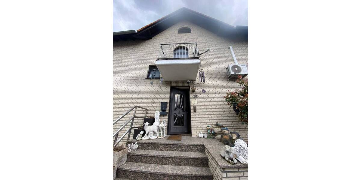 ***Schönes und geräumiges Einfamilienhaus*** 6 zimmer