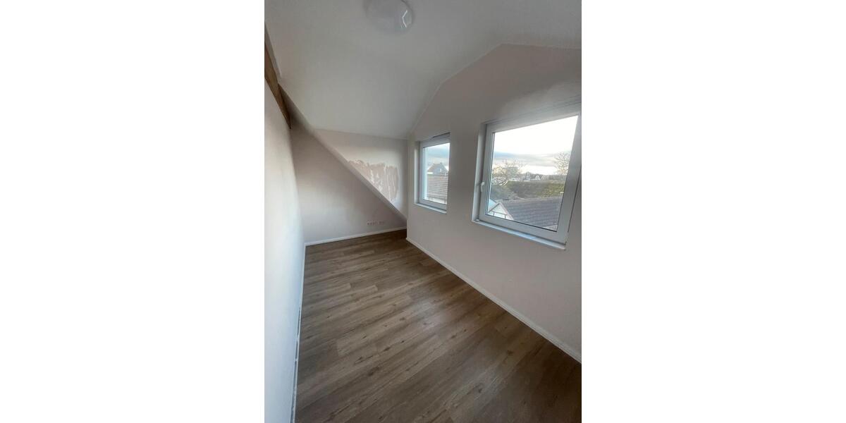 Maisonettenwohnung Erftstadt - 5 Zimmer, 145 m&sup2;, 1.950&euro; | Angebot:24752662