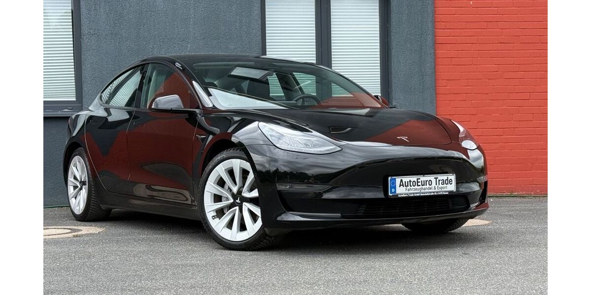 Tesla Model 3 78.027 km 28.500 &euro; Neuss 41472