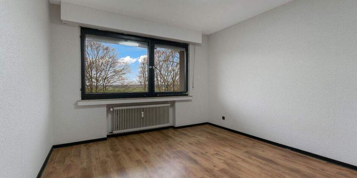Etagenwohnung Bergheim Ahe - 4 Zimmer, 90 m&sup2;, 110.000&euro; | Angebot:23961489