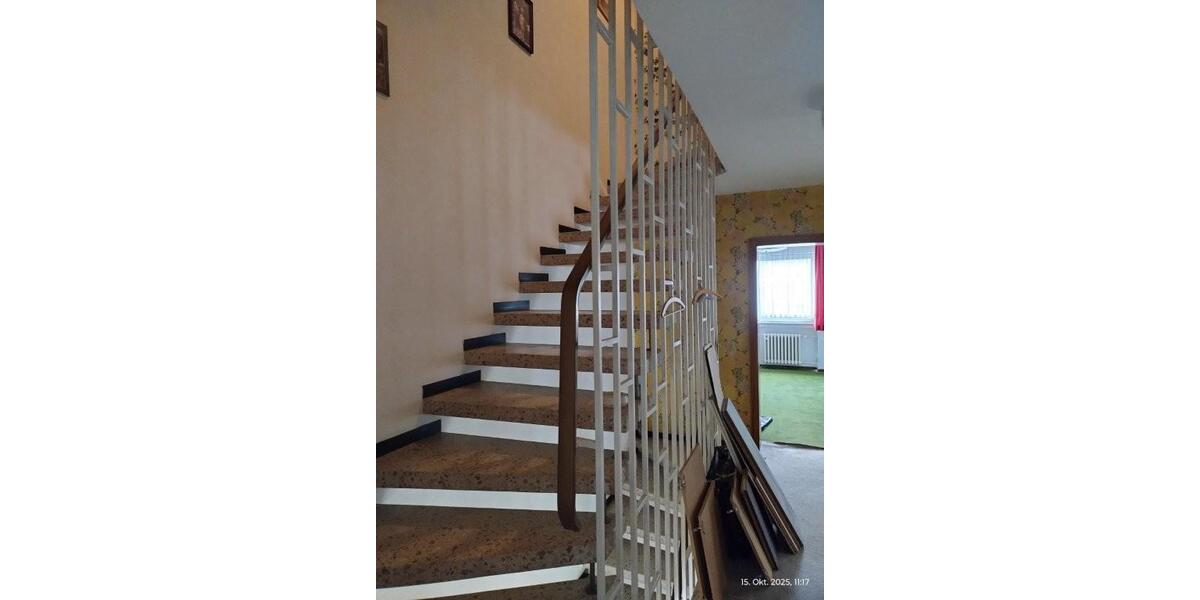 Gute Gelegneheit Großzügig geschnittenes Reihenendhaus mit Balkon, schönem Garten und Garage 6 zimmer