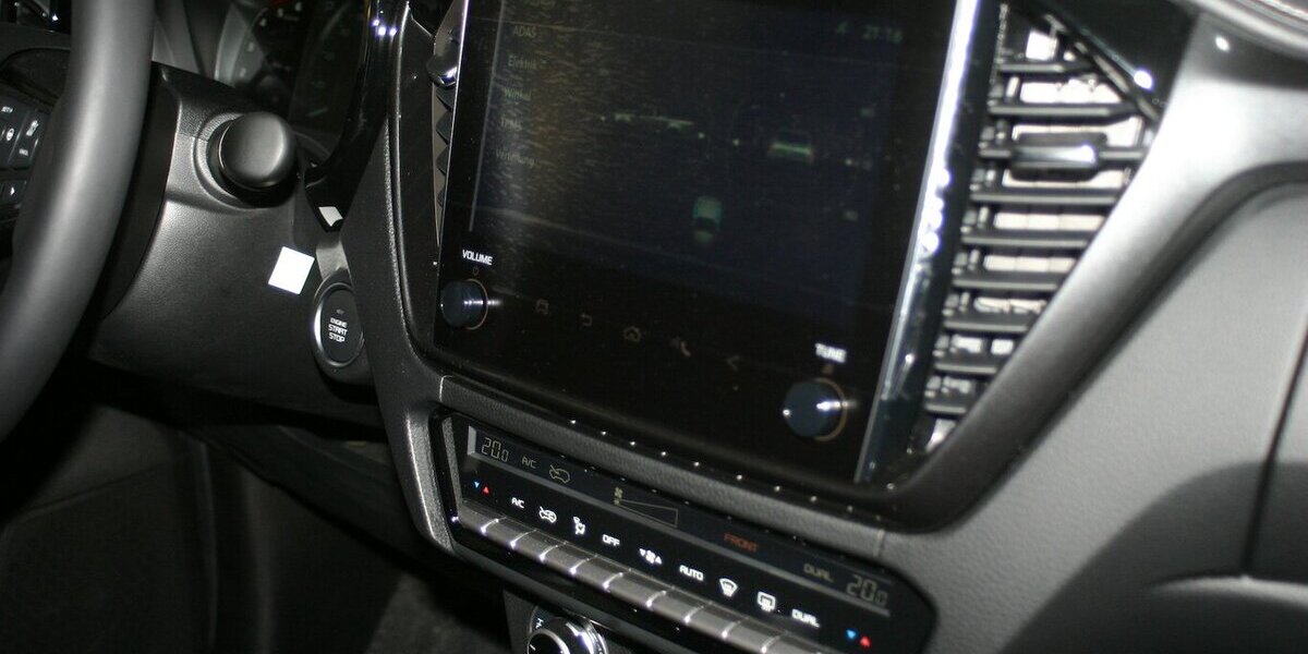 Isuzu D-Max Double Cab 4x4 V-CROSS Automatik|Diff 8.990 km 51.662 € Wermelskirchen 42929