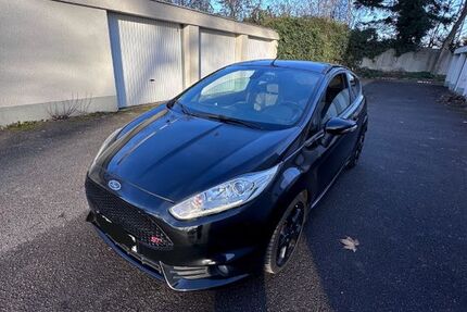 Ford Fiesta 178.500 km 6.800 &euro; Düsseldorf 40591